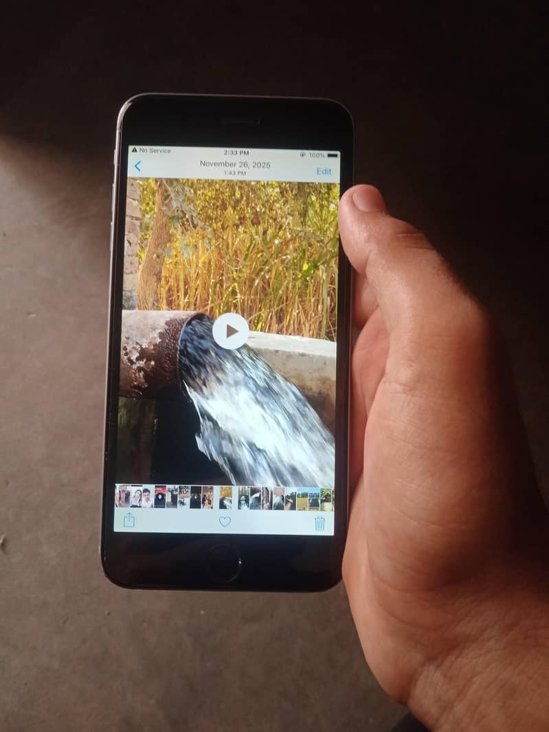 Apple iPhone 6 Plus 0