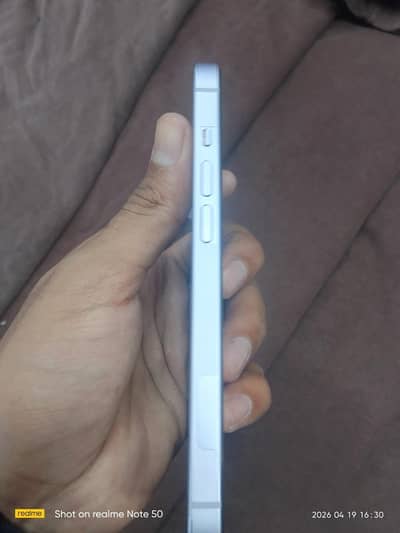 Apple iPhone 14 sim locked