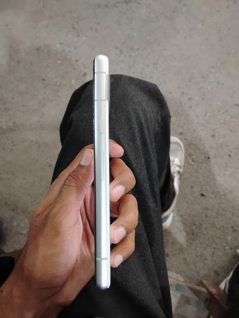 Google Pixel 7a 3