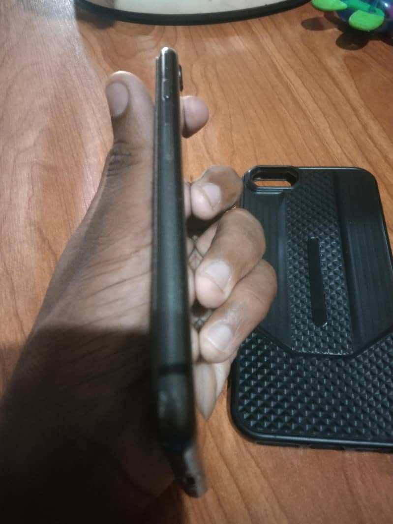 Apple iPhone 8 5