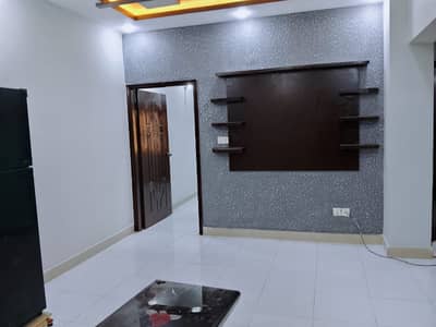 Just Like New 400 Square Yards West Open Ground Floor Portion With 4 Bed DD, 5 Washrooms & Car Parking Available For Rent In Prime Block 7, Gulistan-E-Johar Near KFC & Dilpasand