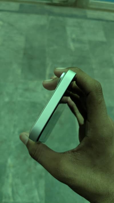 Apple iPhone xr convert by 17 pro