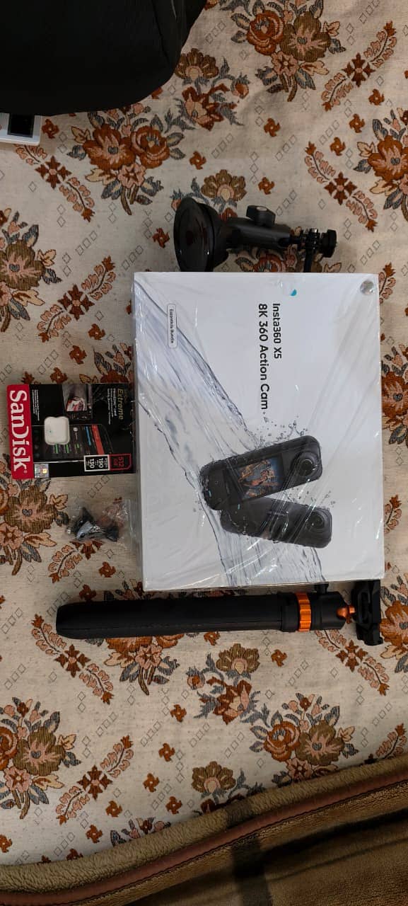 Insta 360x5 essential bundle 3