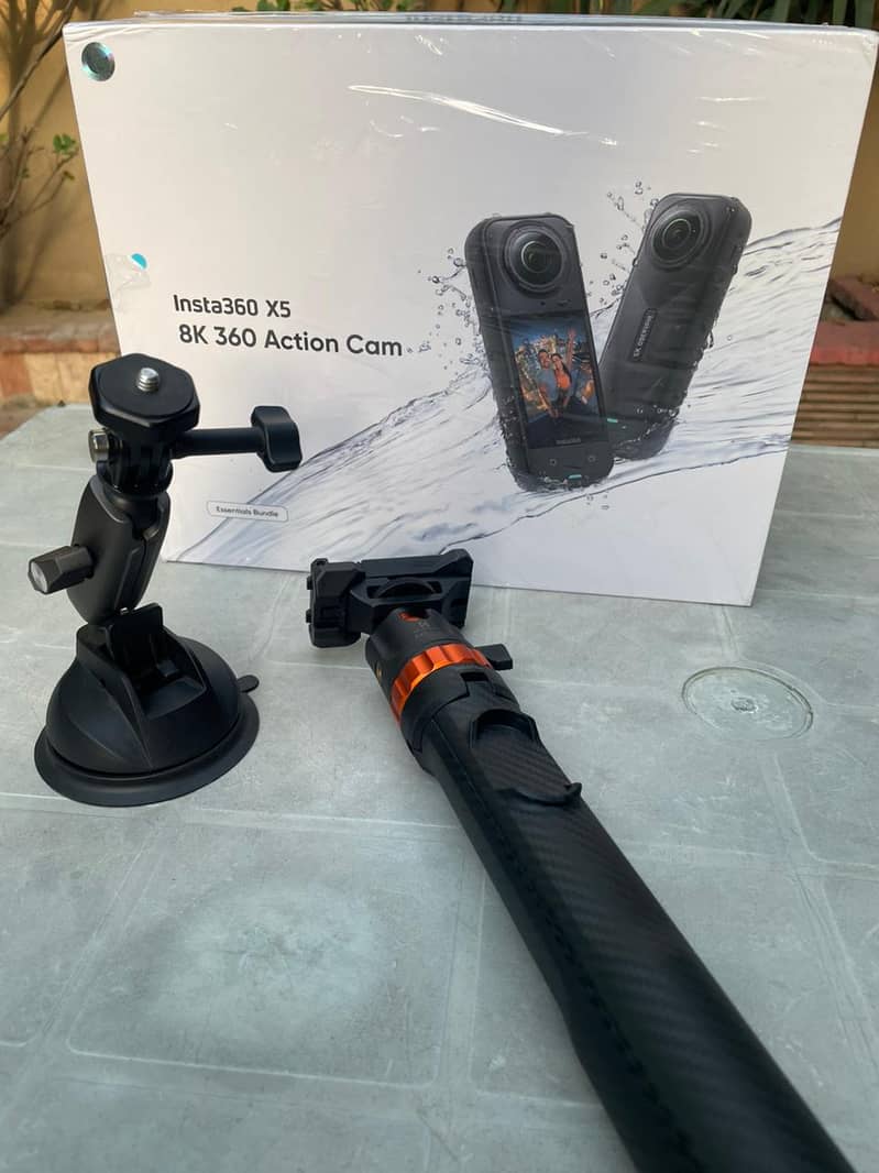 Insta 360x5 essential bundle 6