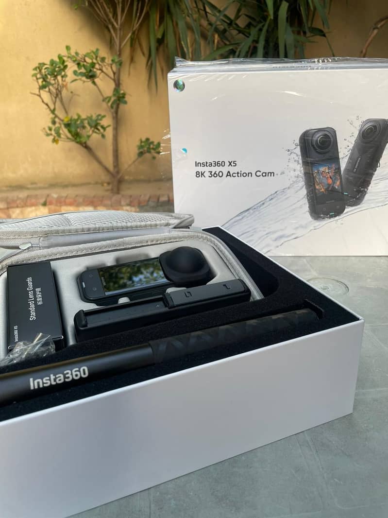 Insta 360x5 essential bundle 7