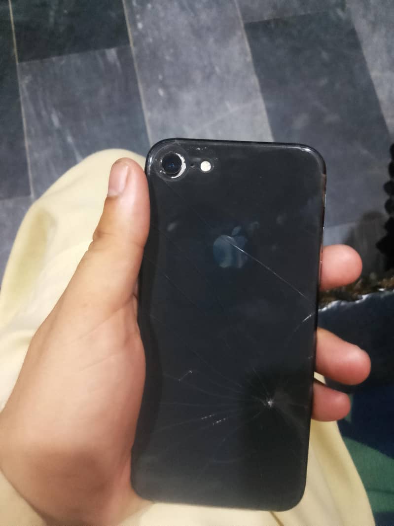 Apple iPhone 8 1