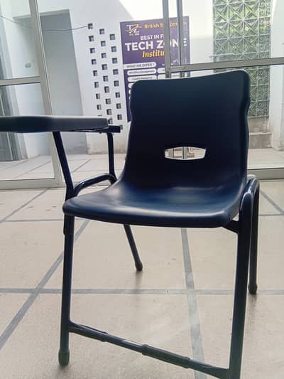 Students chairs for slae