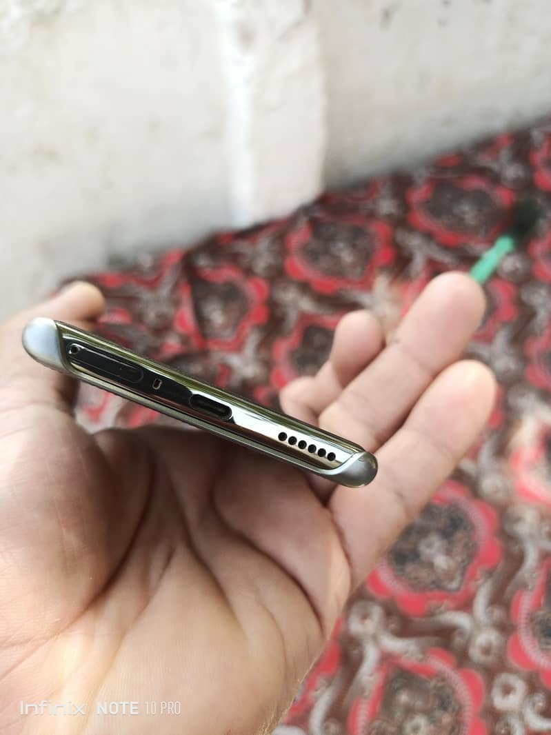 Tecno CAMON 40 Pro 6