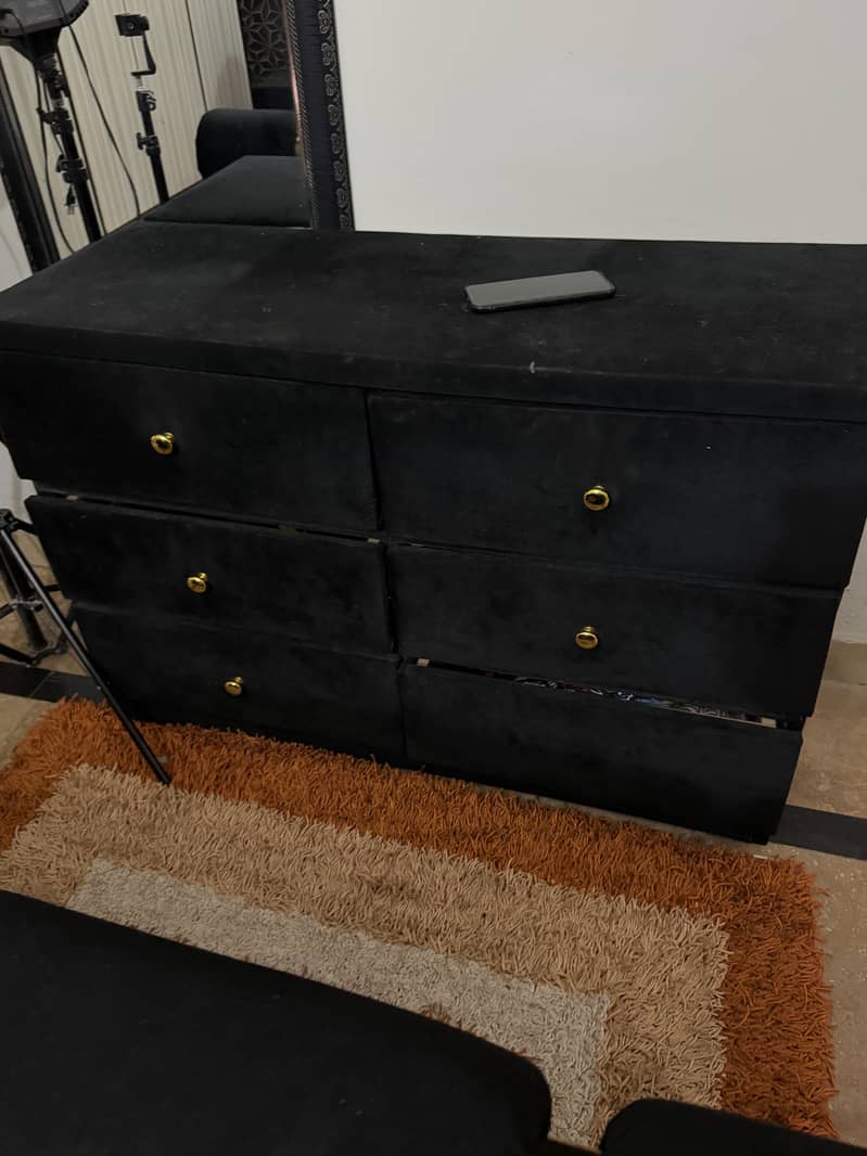 Bed  Dressing Table 2