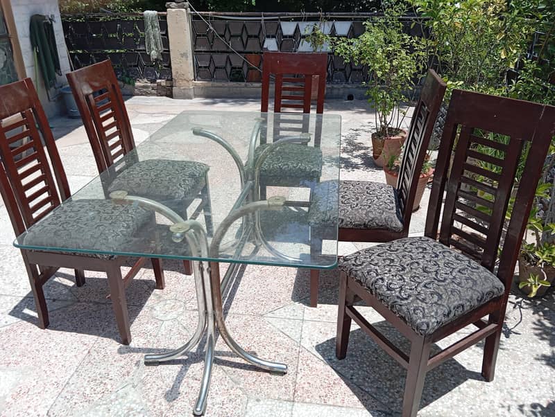 Dining table 0