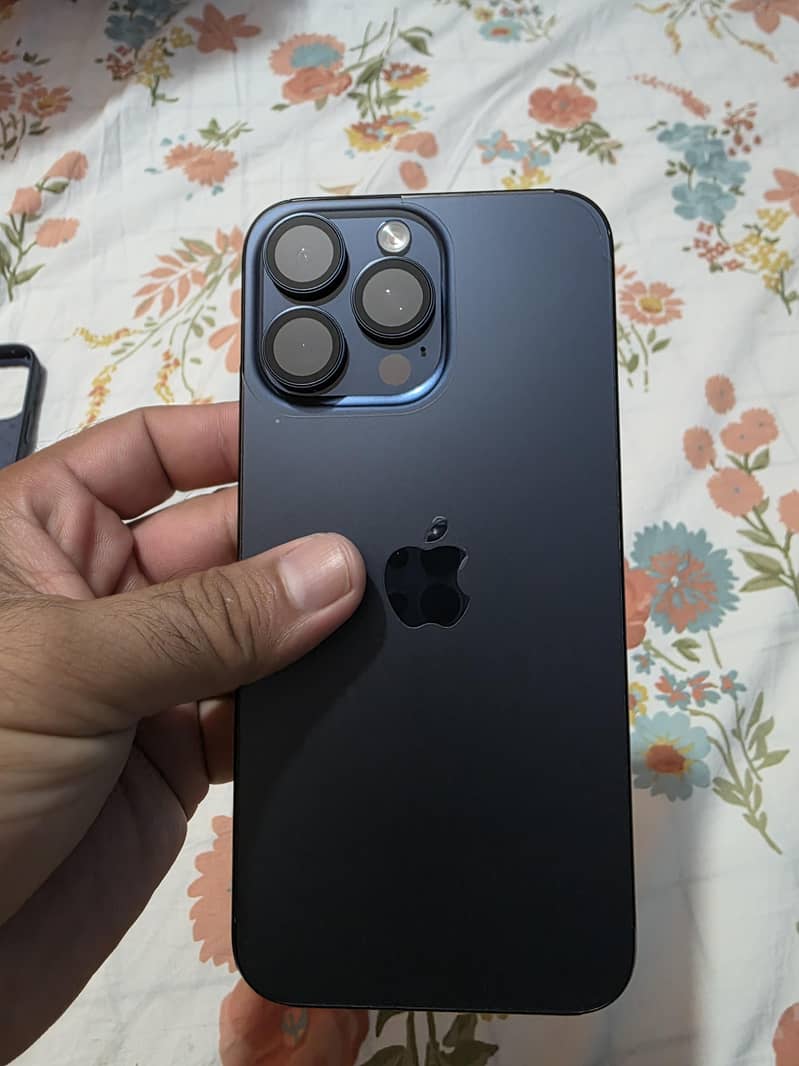 iPhone 15 Pro Max 1
