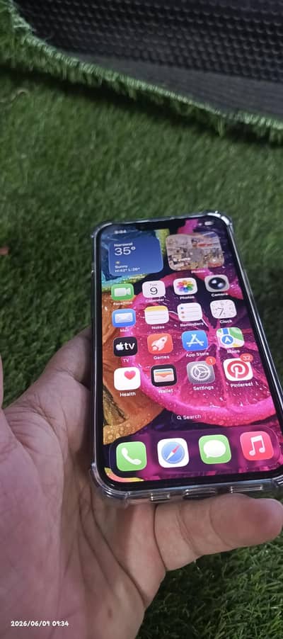 Apple iPhone 13