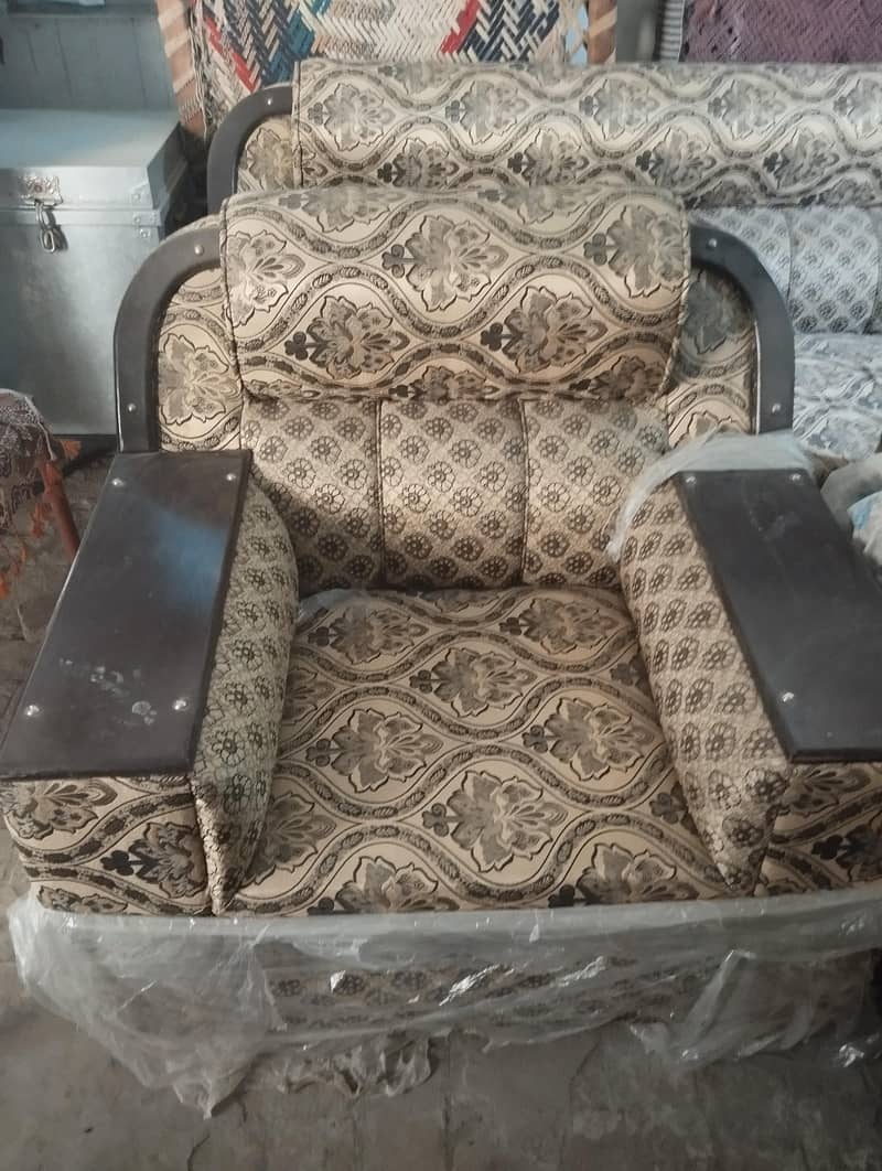 3 Sofas Not used 0