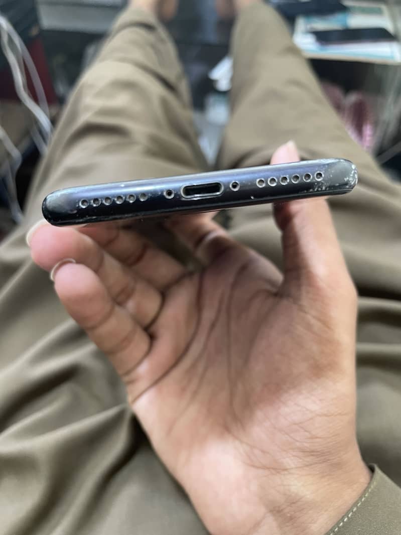 Apple iPhone SE 6