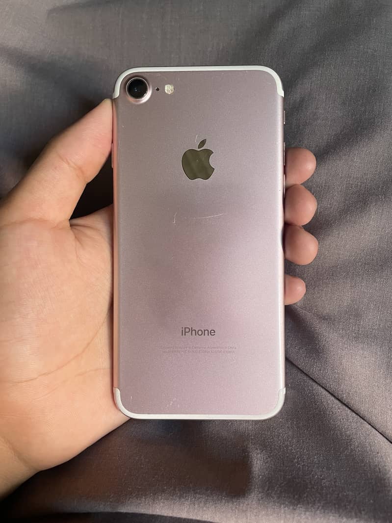 Apple iPhone 7 3