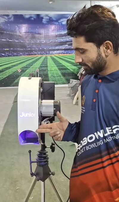 Cricket bowling machine