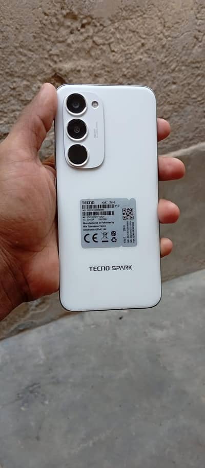 Tecno sapark 40 pro plus 8/256