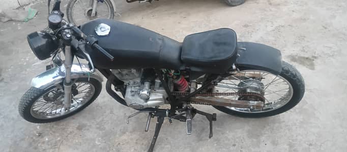 250cc bike with dual silencer