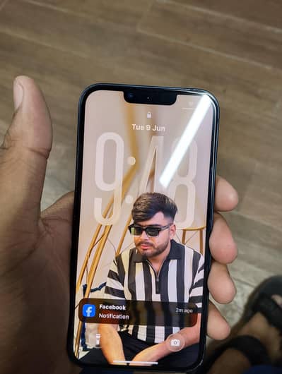 Apple iPhone 13