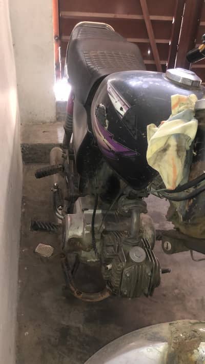 front wheel new hai 2 minute pehle engine karvaya hai all okay docmont