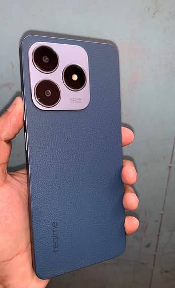 Realme C63