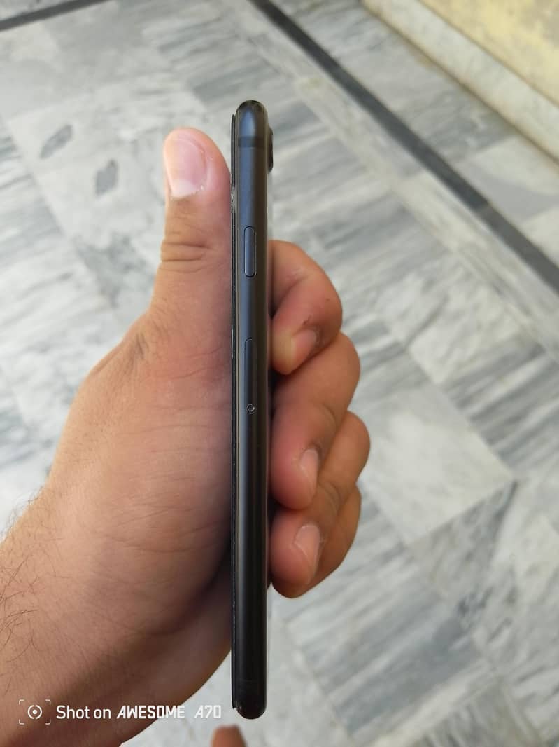 Apple iPhone 7 0