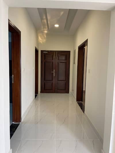 Book A 2400 Square Feet Flat In Askari 5 - Sector J For Sale