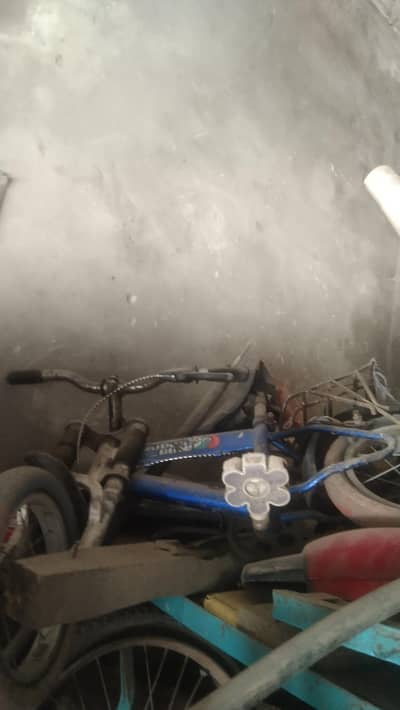 12 saiz ki ceycle. 1dum fit hai.