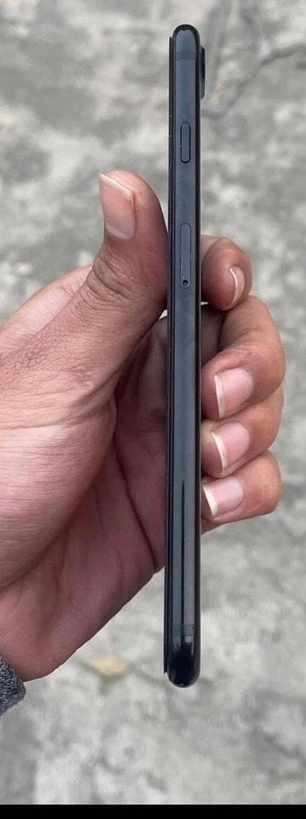 Apple iPhone 7 Plus 1