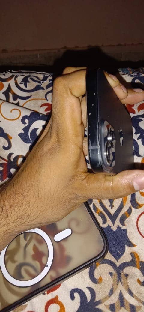 Apple iPhone 15 7