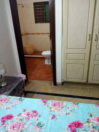 Furnished Bedroom Available For Rent in Guldasht town Zarar Shaheed road