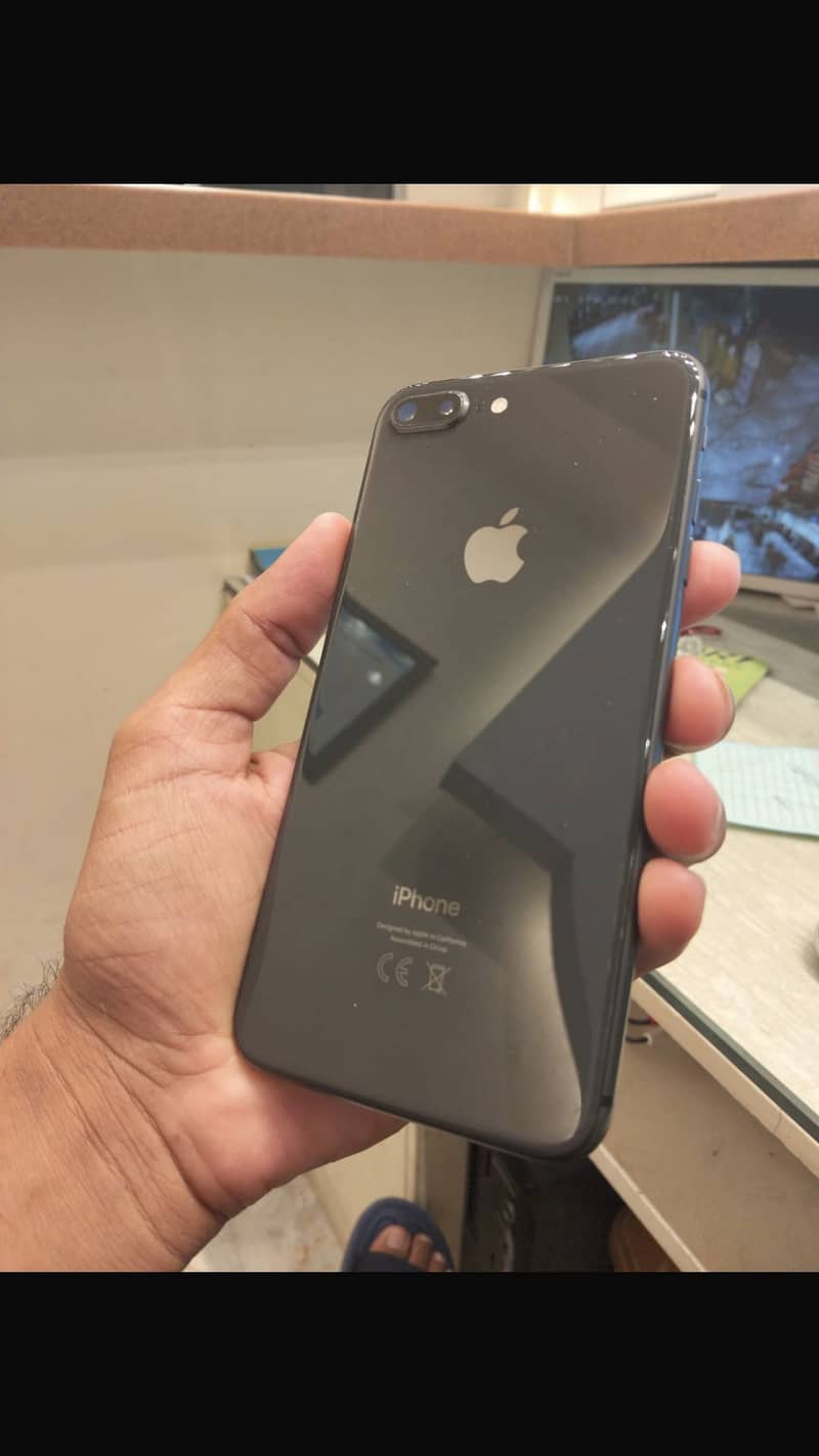 Apple iPhone 8 Plus 0