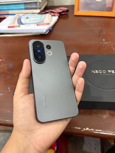 Vivo X200 fe
