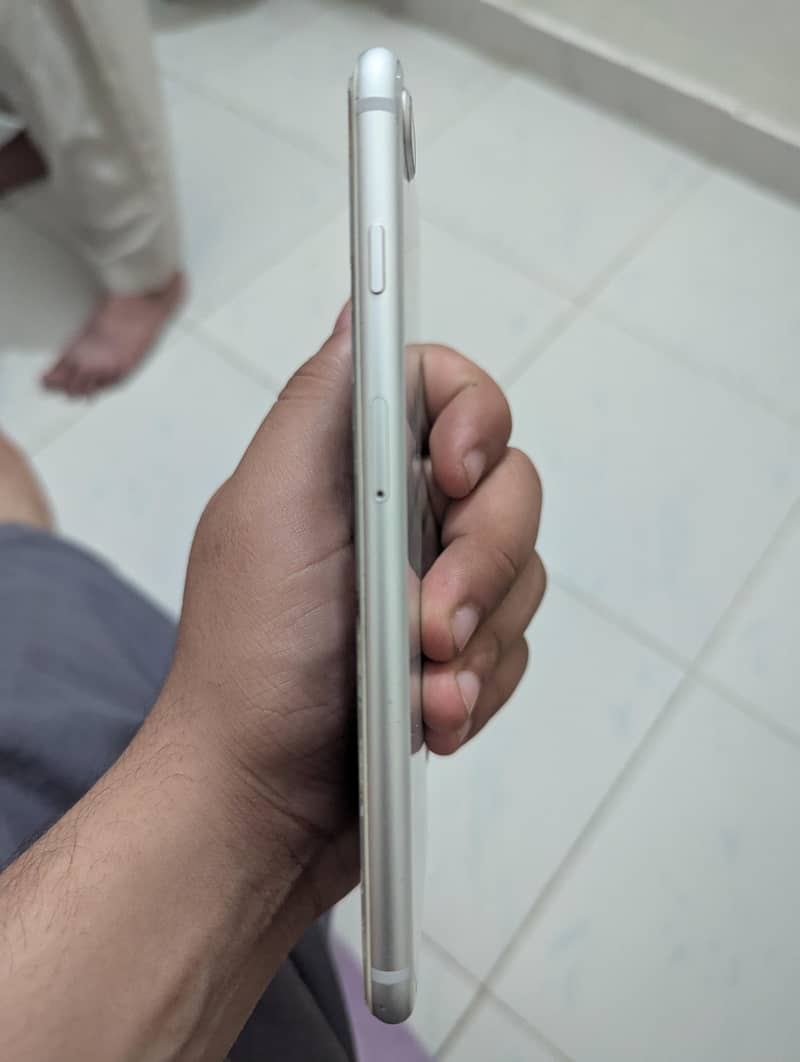 Apple iPhone 8 Plus 1