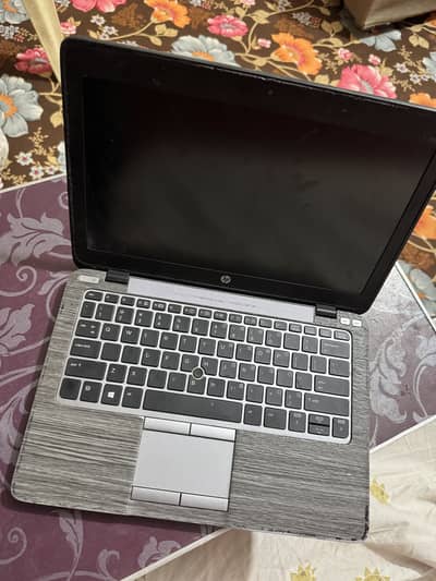 HP Elitebook 820 G2 core i5 5th gen (read ad)
