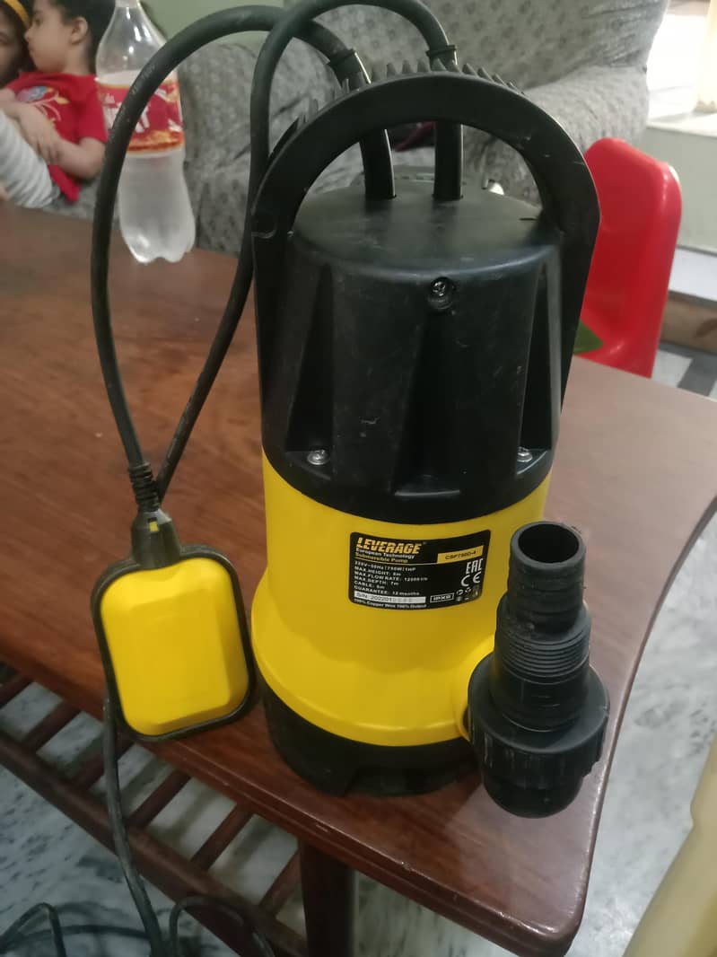 Submersible pump 1