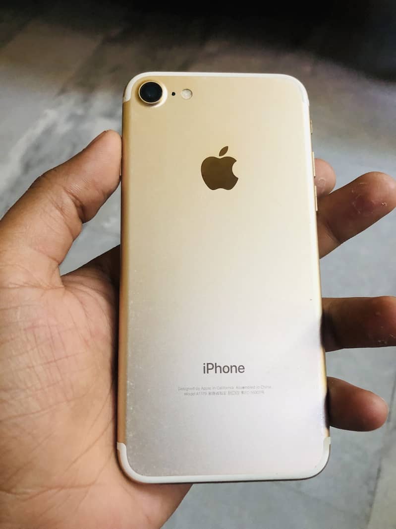Apple iPhone 7 2