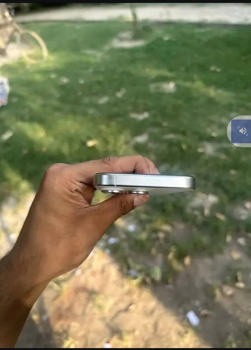 iphone 15 pro 4