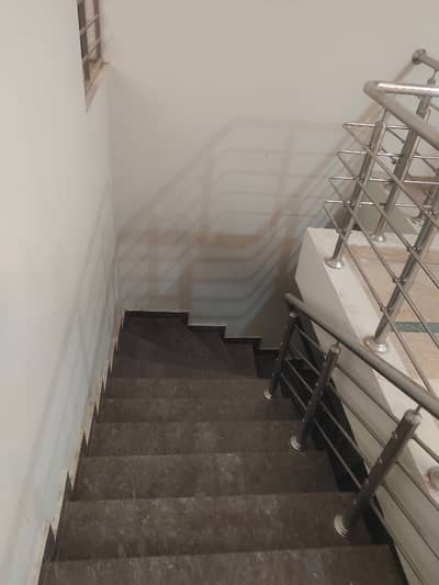 12 Marla (40*80) 3ripl unit Full House Available For Rent in G15