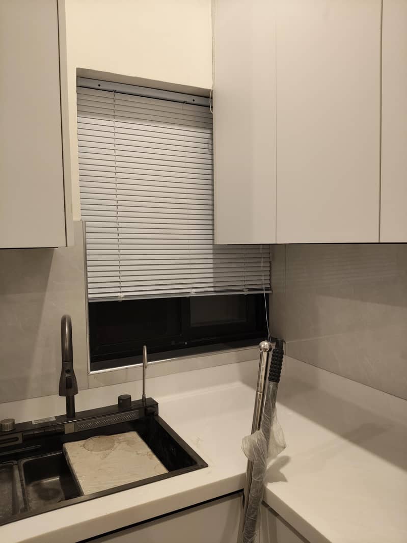 mini blind 1
