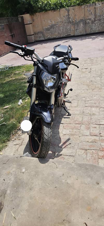 Benelli TNT 150i 2019