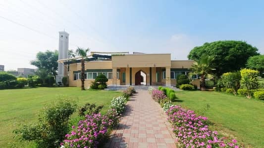 60FT ROAD CORNER PLOT FOR SALE