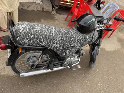 Unique 2023 black