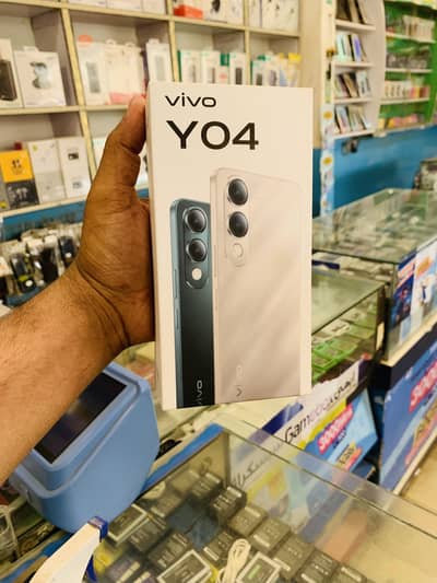 Vivo y04 4+64gb  4 month warranty