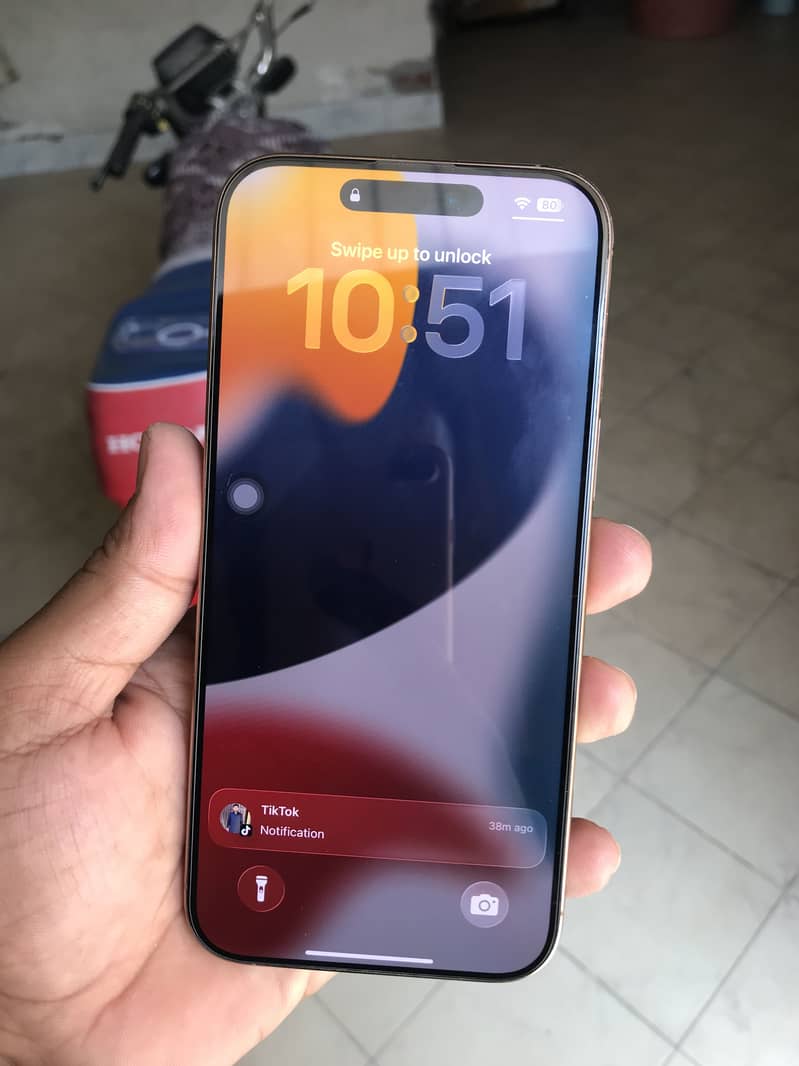 iPhone 16 Pro Max 2