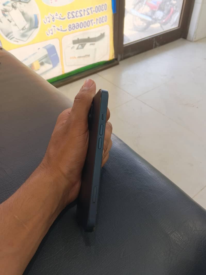 Apple iPhone 13 1