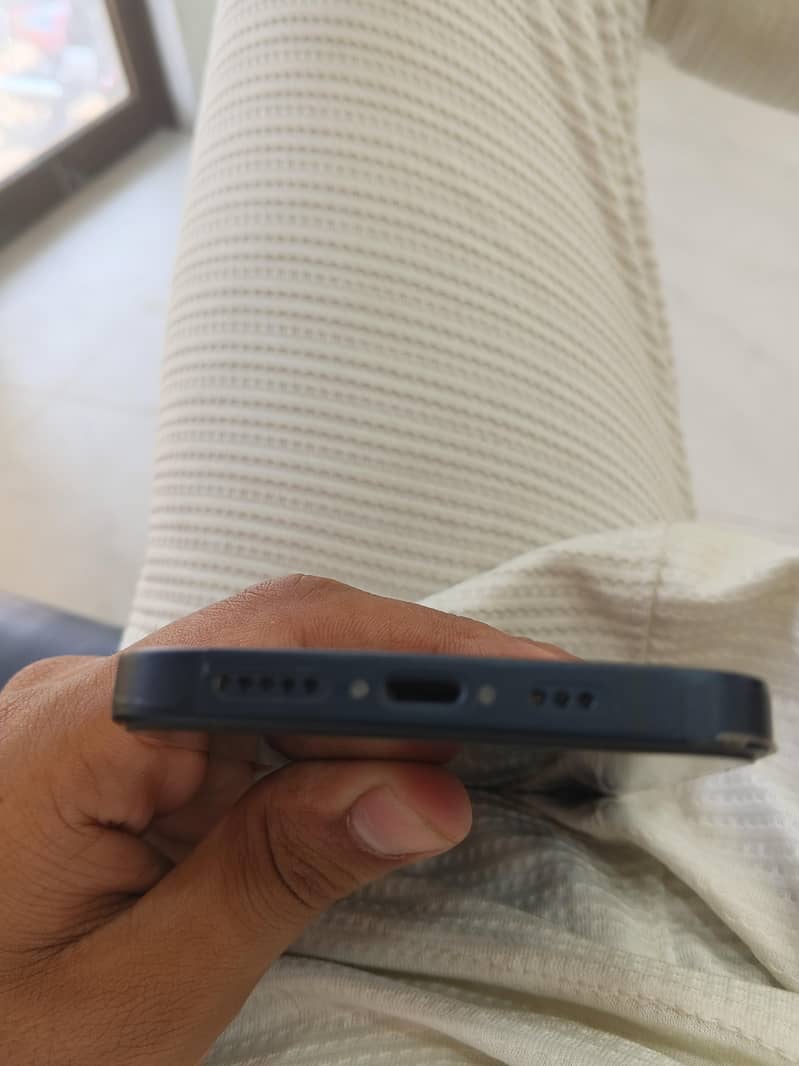 Apple iPhone 13 2