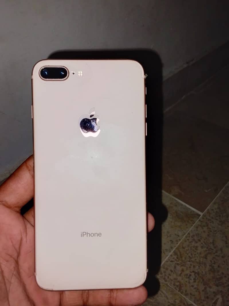 Apple iPhone 8 Plus 1