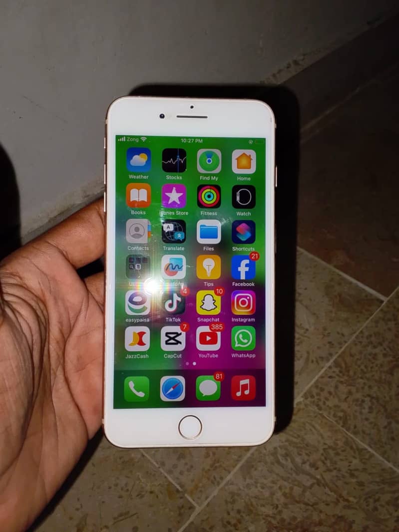 Apple iPhone 8 Plus 3