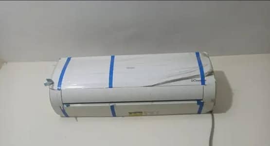Haier 1.5 ton Dc inverter heat and cool totally genuine good condition